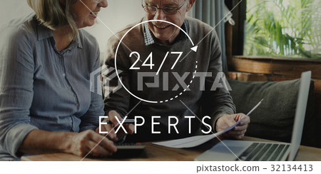 24/7 Help desk customer service overlay 24/7 Help desk customer service overlay 32134413