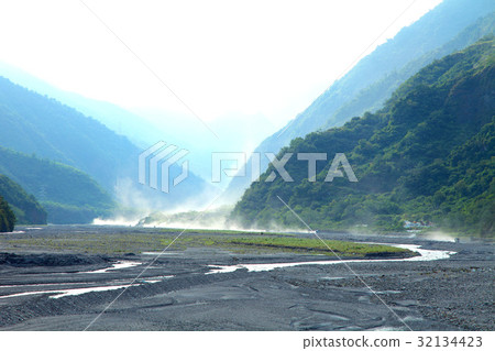 East of Taiwan East of Taiwan 32134423