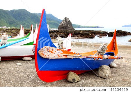 East of Taiwan East of Taiwan 32134439