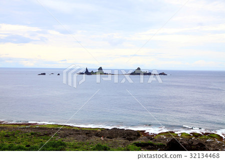 East of Taiwan East of Taiwan 32134468
