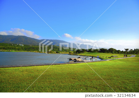 East of Taiwan East of Taiwan 32134634