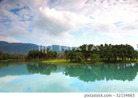 East of Taiwan 32134663