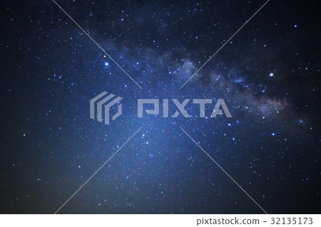 Milky way galaxy. Long exposure photograph. 32135173