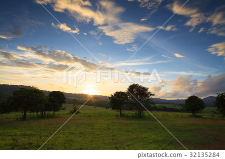 Landscape sunset at Thung Salang Luang Landscape sunset at Thung Salang Luang 32135284