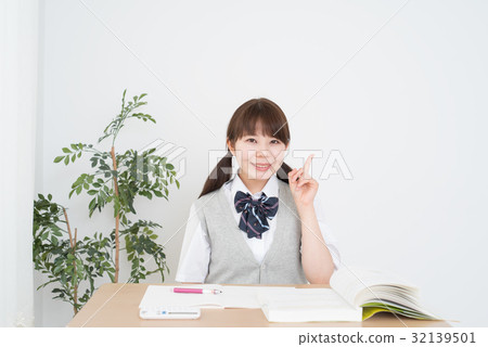 School girls to study at home 32139501