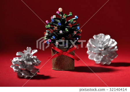 Christmas tree ornament Christmas tree ornament 32140414