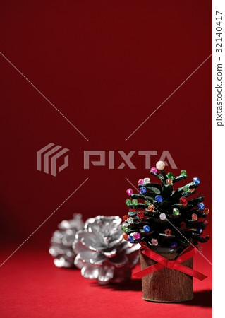 Christmas tree ornament 32140417