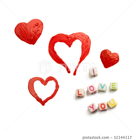 painted red heart 32144117