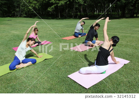 Pilates yoga 32145312