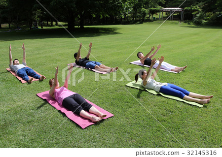 普拉提瑜伽 32145316