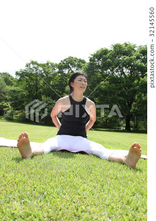 Pilates yoga 32145560