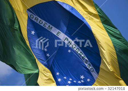 Brazil's flag 32147018
