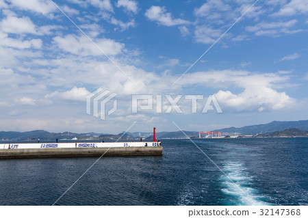 The port of Iojima 32147368