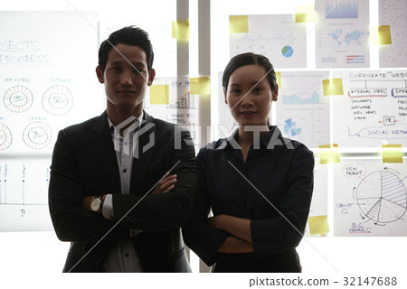 Confident business team Confident business team 32147688
