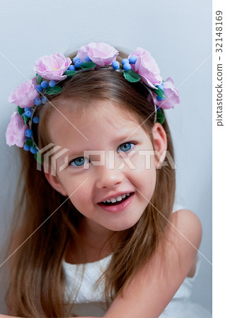 Charming girl with long ash-blond hair , lively Charming girl with long ash-blond hair , lively 32148169