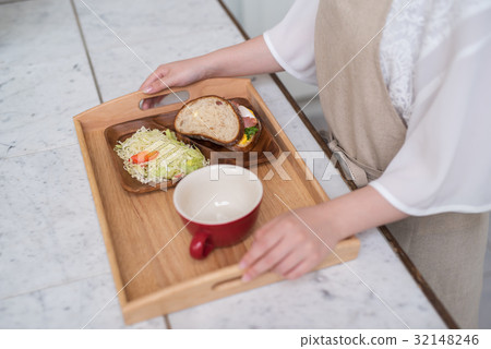年輕的主婦生活方式 年輕的主婦生活方式 32148246