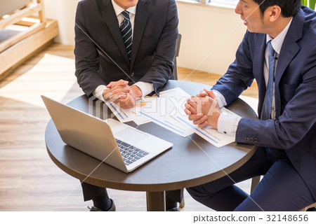 Business meeting Core working meeting Participate Committed male employee two people handsome 32148656