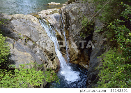 Heiwa Waterfall Couple Falls 32148891