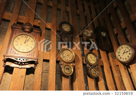 Otaru Clocki at the brick wall 32150659