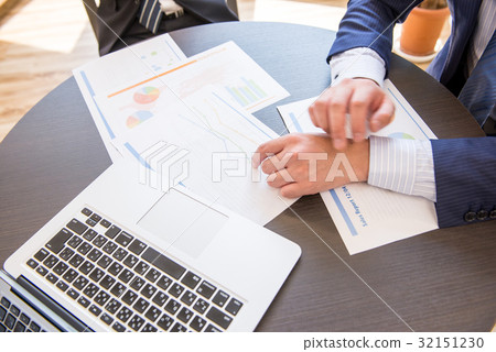 Business meeting Core working meeting Participate Committed male employee two people handsome 32151230