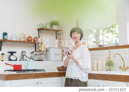Young housewife lifestyle Young housewife lifestyle 32151325