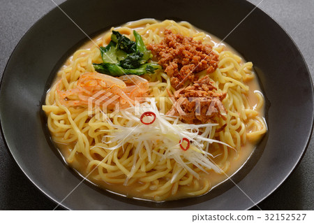 美味的涼拌麵條 32152527