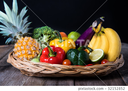 Healthy food concept of fresh organic vegetables Healthy food concept of fresh organic vegetables 32152852