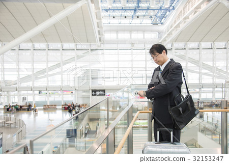 等待在機場的商人 等待在機場的商人 32153247