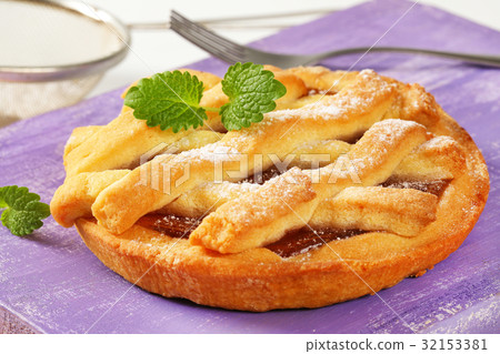Lattice jam tart Lattice jam tart 32153381
