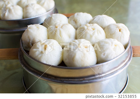 Steamed Chinese Meat Buns Baozi 32153855