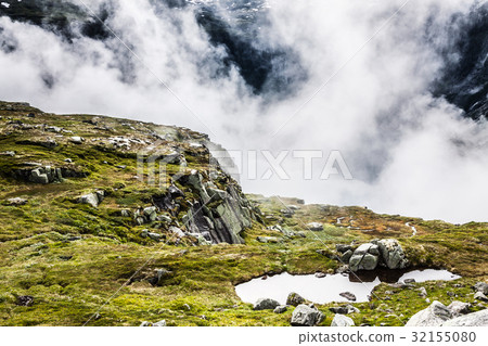 Beautiful norwegian landscape with mountains  32155080