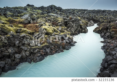 Iceland, Blue lagoon canal, geothermal spa 32155136