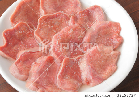 Grilled meat tongue Grilled meat tongue 32155727
