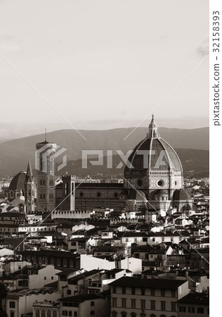 Florence Cathedral skyline in black and white Florence Cathedral skyline in black and white 32158393
