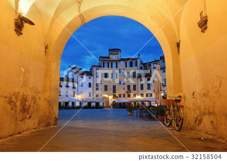Piazza dell Anfiteatro Entrance night Piazza dell Anfiteatro Entrance night 32158504