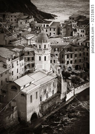 Vernazza buildings and sea in Cinque Terre 32158635