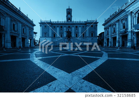 Piazza del Campidoglio Piazza del Campidoglio 32158685