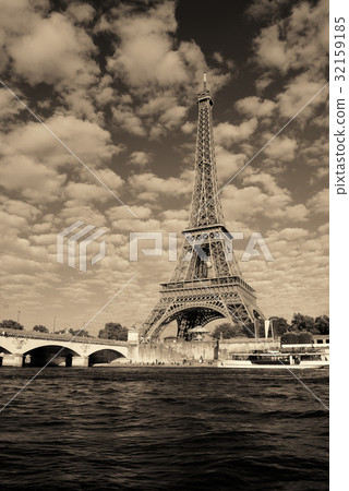 Eiffel Tower Eiffel Tower 32159185