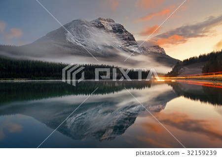 Lake sunset 32159239