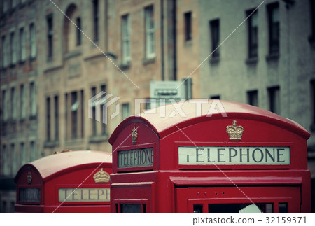 Edinburgh city street Edinburgh city street 32159371