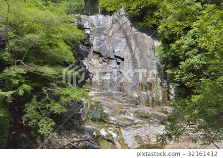 Goromatsu Hide Kakure瀑布 32161412