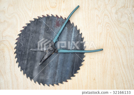 Conceptual image time to do repairs. Conceptual image time to do repairs. 32166133