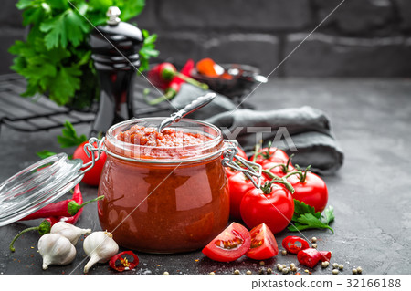Tomato sauce Tomato sauce 32166188