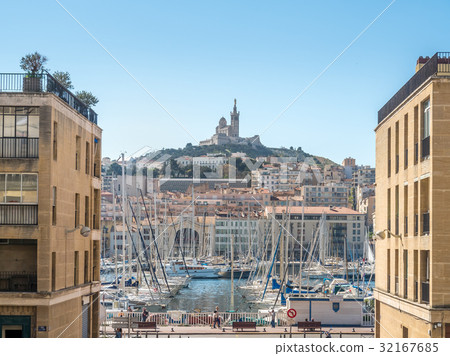 Marseille old port with church Marseille old port with church 32167685