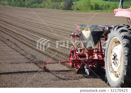 Soybean planting work Soybean planting work 32170425