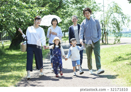 Third generation family 32171810