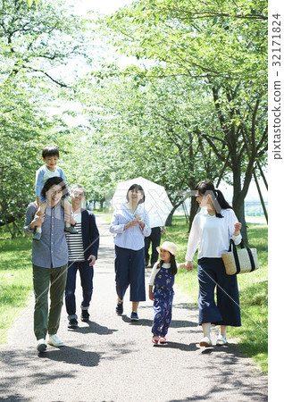 Third generation family 32171824