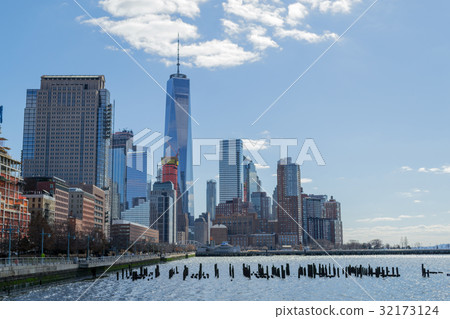 Views of the financial district from Tribeca (NYC) Views of the financial district from Tribeca (NYC) 32173124