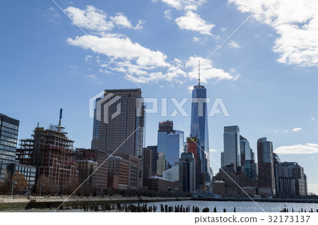 Views of the financial district from Tribeca (NYC) Views of the financial district from Tribeca (NYC) 32173137
