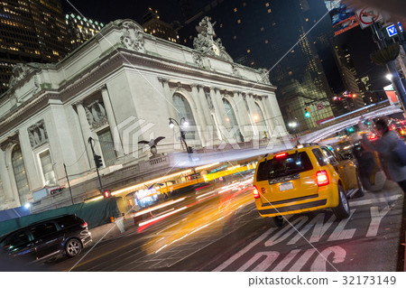 Grand Central Terminal facade from Park Avenue 32173149